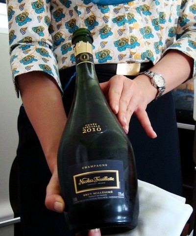 oman air champagne nicolas feuillatte millesime 2010